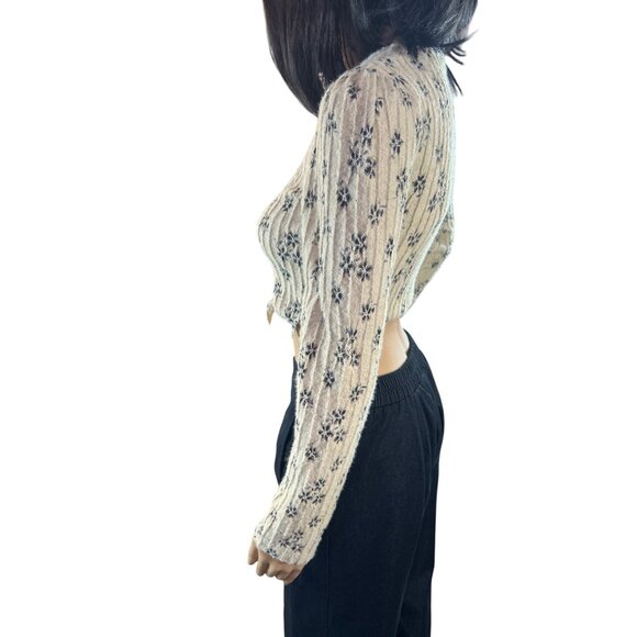 Dazy Womens Long Sleeve Cropped Cardigan Medium Snowflake Knit - Picture 3 of 5